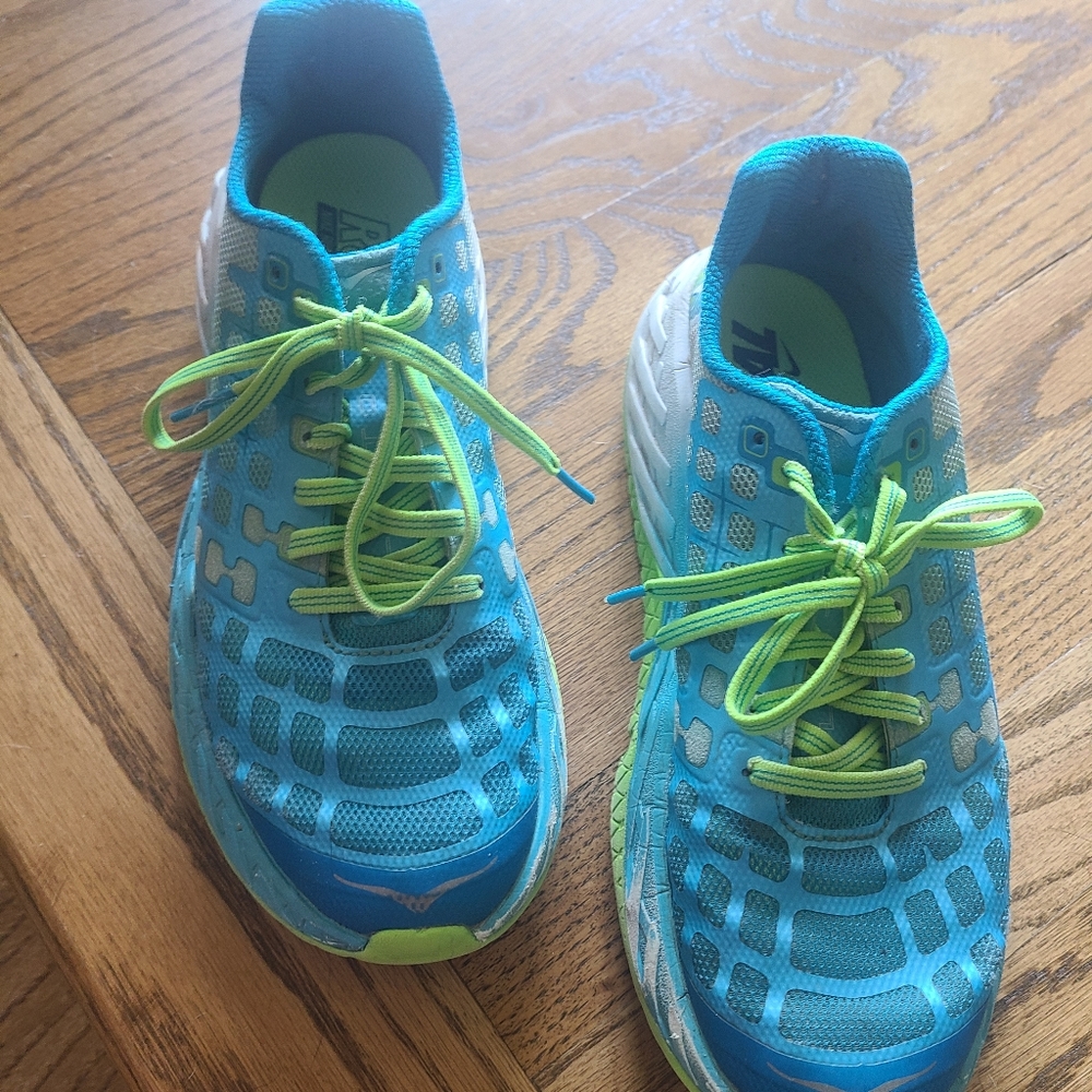 Hoka one one, women's Clayton,  size 9